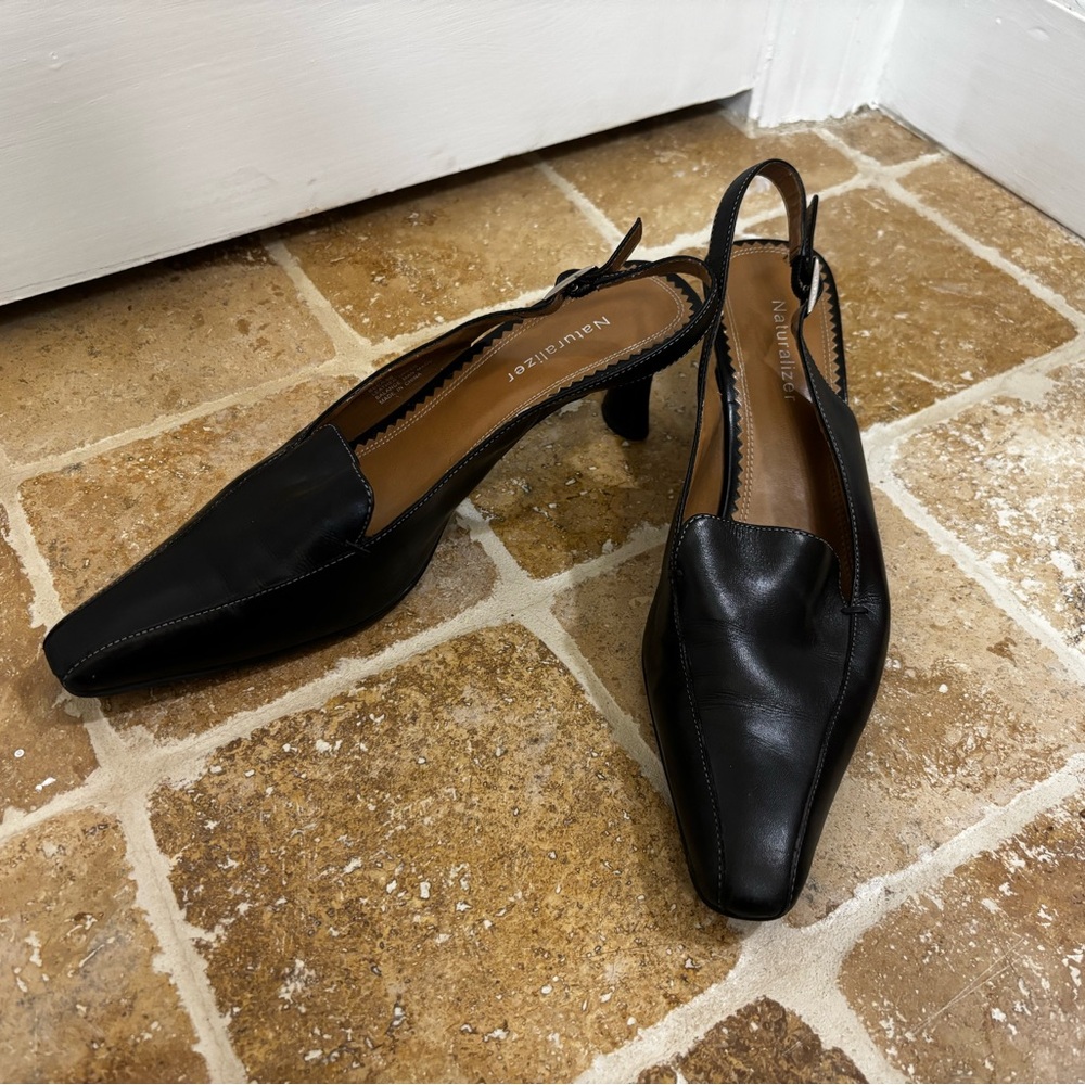 Naturalizer Black Leather Slingback Kitten Heels - Pointed Toe